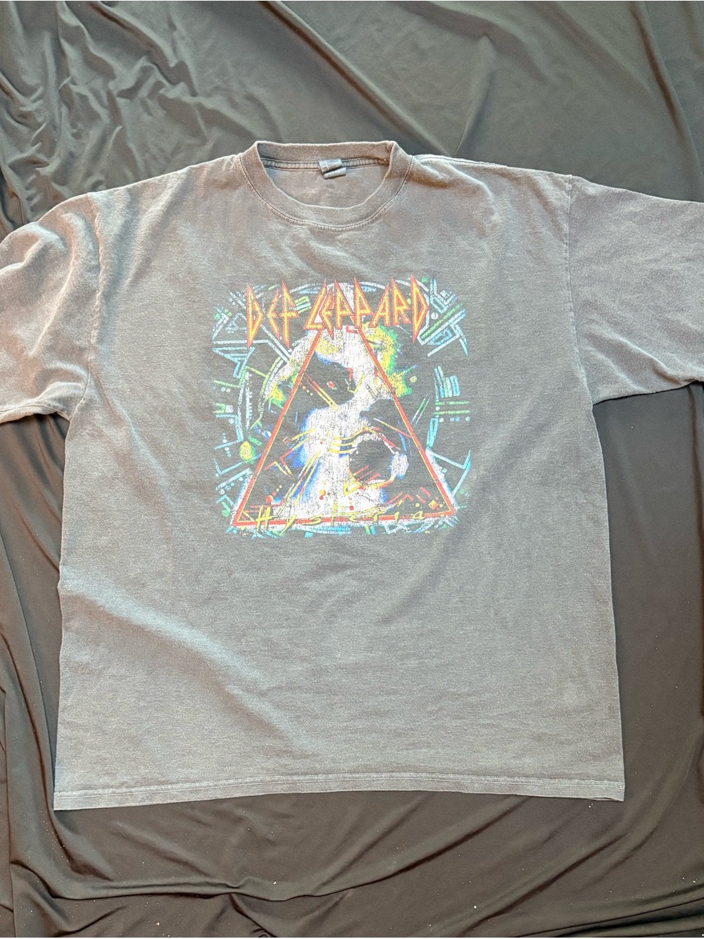 Def Leppard Graphic Band Tee in Faded Black